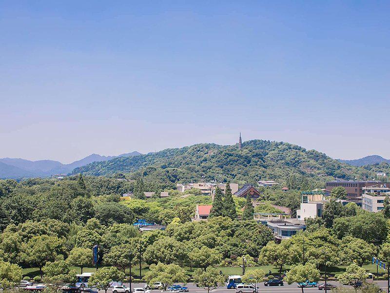 E2FB127344DA851086E9AF775EA55D28