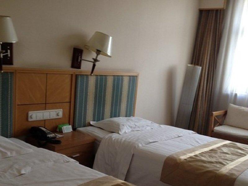 D0527C6D0D4C9BEF28D5DF2C98DDAD68