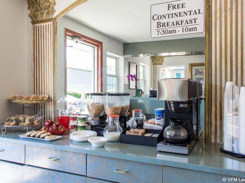 3C1AA10F5F299C92E966E897B60CBD8A