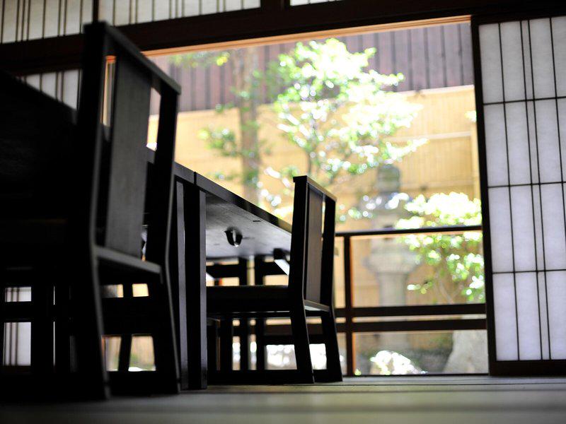 37CFBEED1B434A8BD22A76424D53A6FE