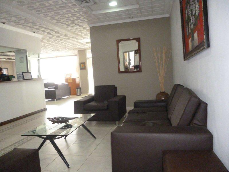 B56FEF04E1B4E27FF7BBA52FAF1726FC