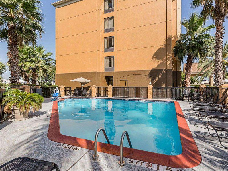 DFF7E561690D51A60C311ECCD20081D5