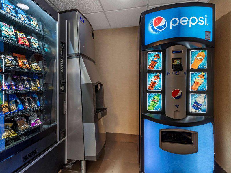 F64A0051D719564C77E54ADF0083E93A