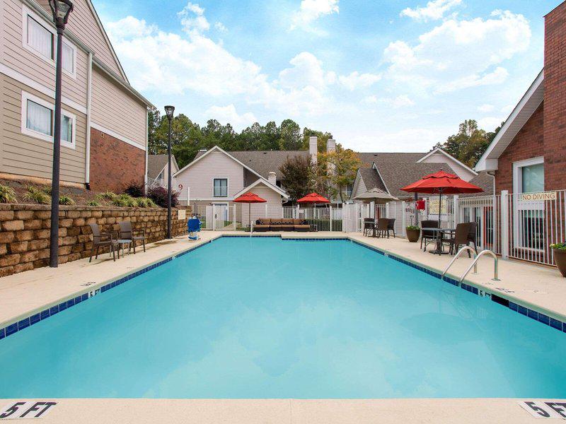 BFDA086D79A2FFF9FDE980DEE8377A37