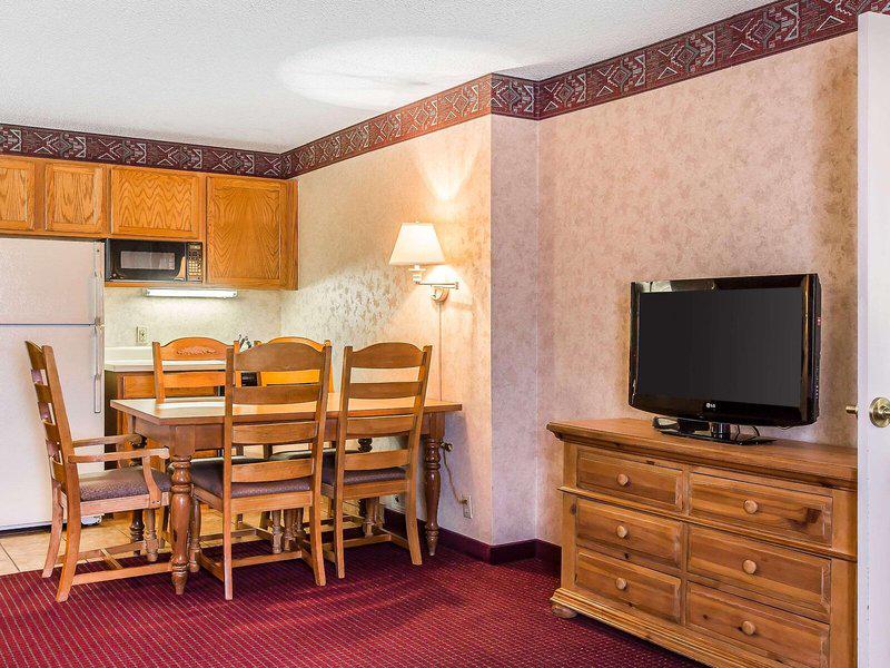 5B78DD80B18F462B27A92EF87A11656D