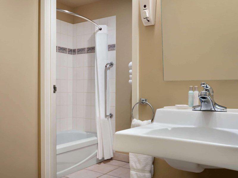 732F5B0AE5BA895ED5C62B626427670A