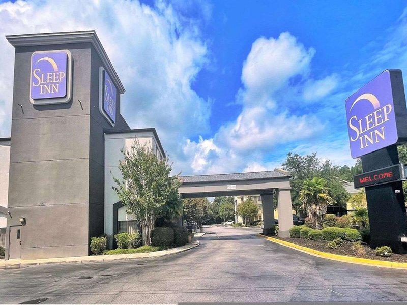 0A22E0D9416F97566585371F45C3F5B7