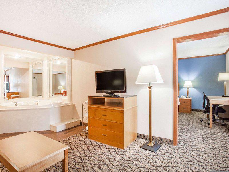 7C924F93917ABBA8EE138744E04B60C0