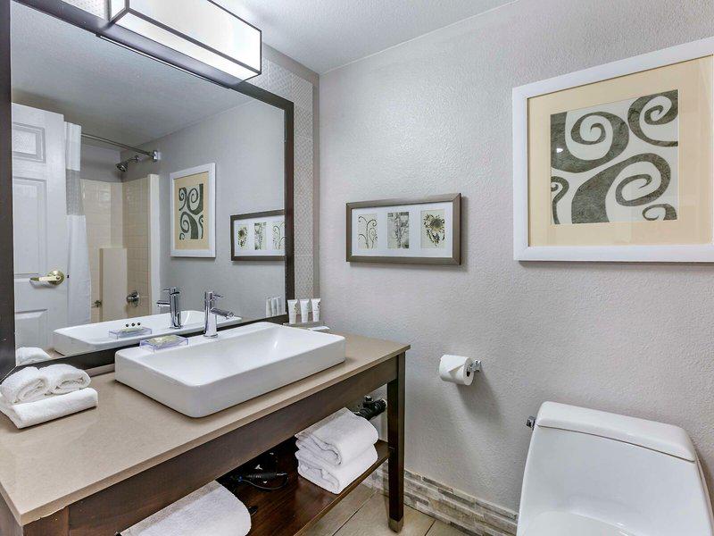 E5C6D5F187902E543BC13404A1A176AC