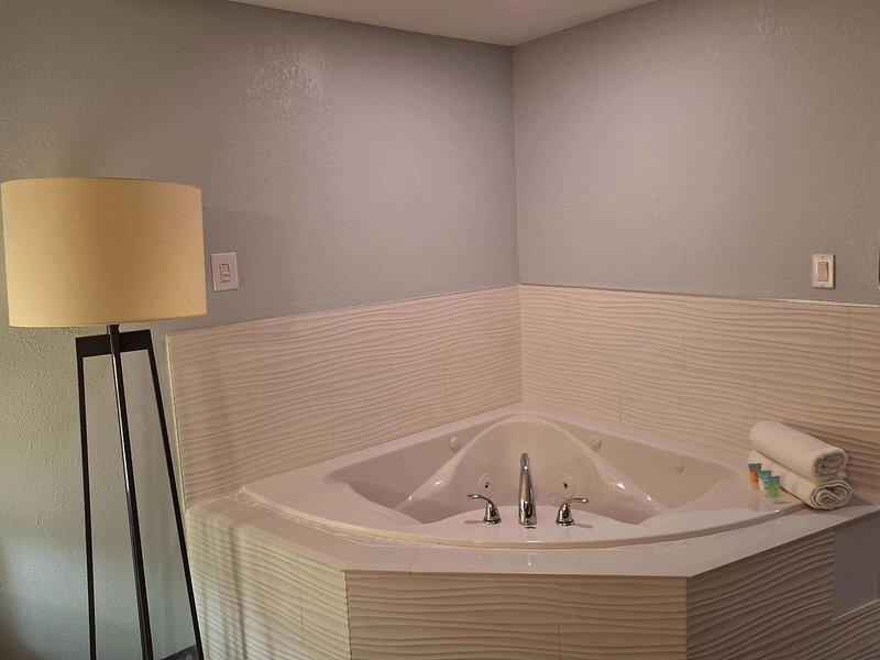 1232F6FA2DD68345FC63B0647404B084