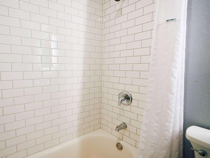 F1602C0868F638B86E40681AB75F8443