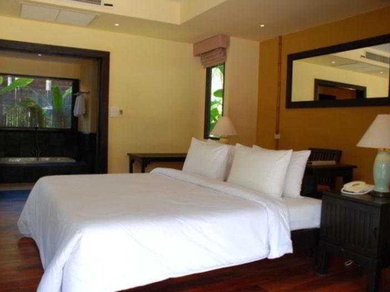 253D1BADAA3BDEDA9C4C438284581E02