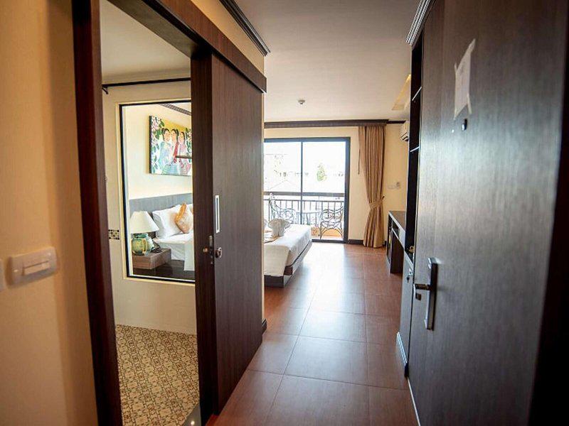 15E32126F0D1ED74812B4EA140A855A3