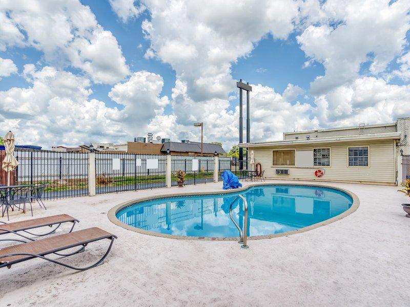 E3F0ED4165838DEB44E465FF7BE4F002