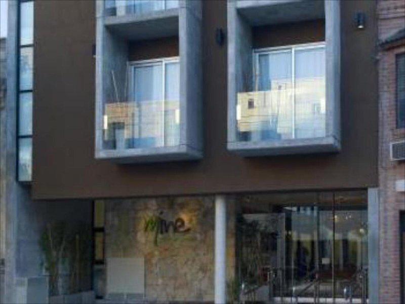 5A19CD9EF60DE8AEA33E2BD81DD698F9