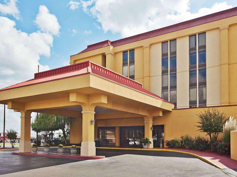 98CB904572D715D0E41434EDC935F478