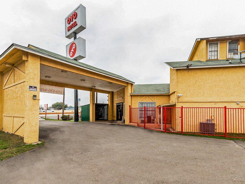 D6FF61B267810AD89CB13B375429AE0C