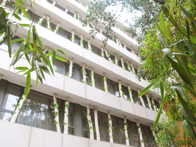 CDC4A00B556172FD6387C59461333F62