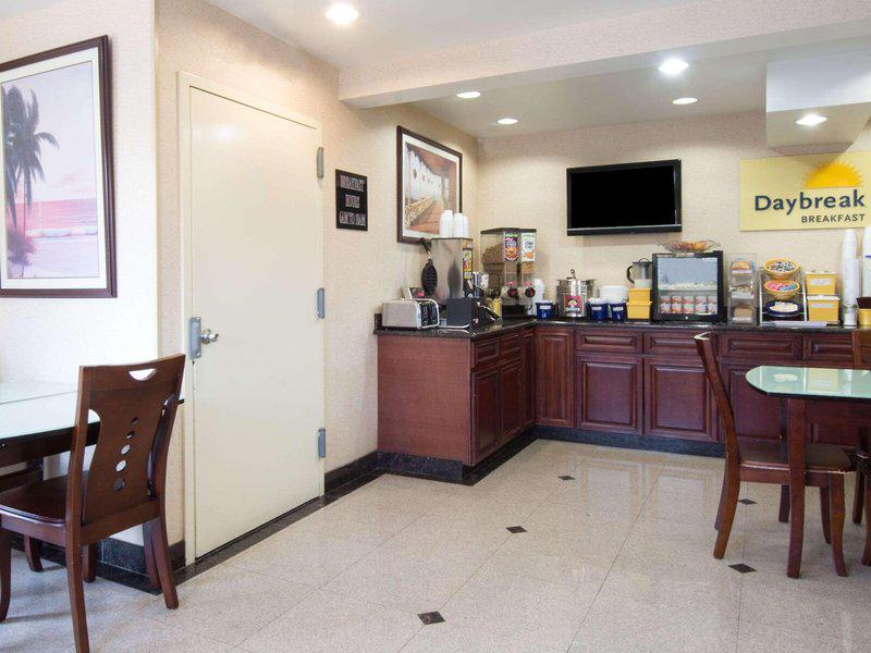 D9E28076E49DC66E8F16A1D36DC4B7D5