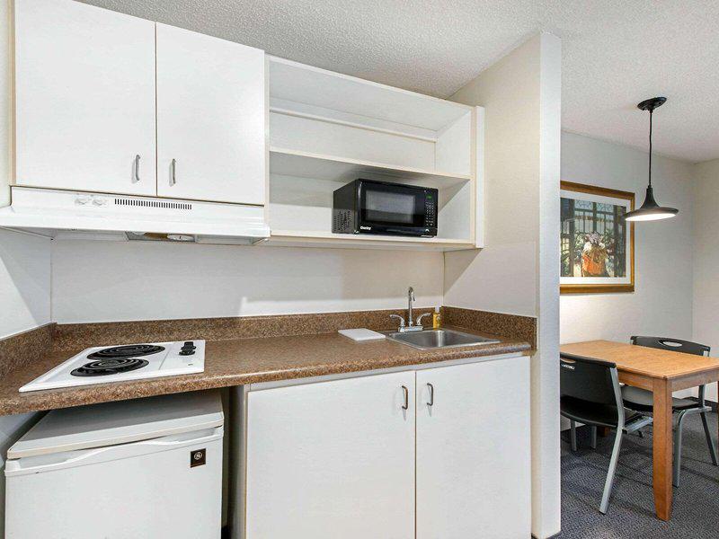 40F2367E4D25597977976D3C9AAAD23F