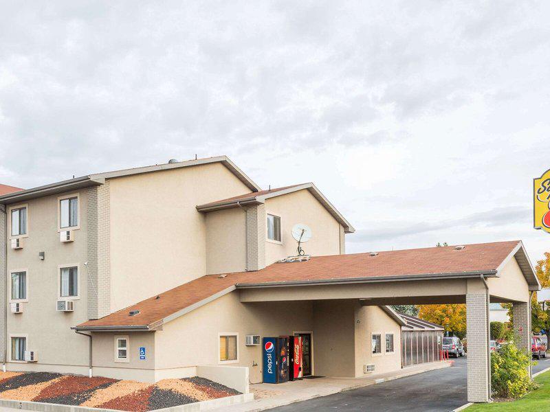 B41166B16ABF6651F6D4A6D825FE4AD8