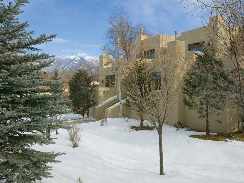 BC5732CEF4DFF2B3DA6CAA8D65583A14