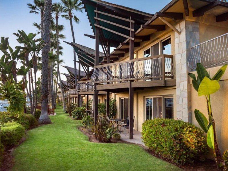 113528BC9A4BAC156BD77141BBE6BD4F