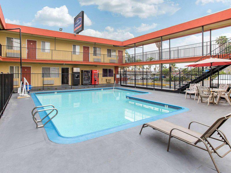 1522E35C23695C44B2BCBEBC1B2C3A20