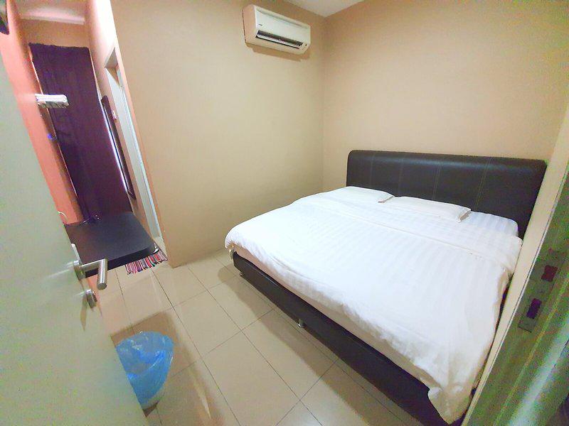 CACF49298BDBDCCFE3732C58082E959F