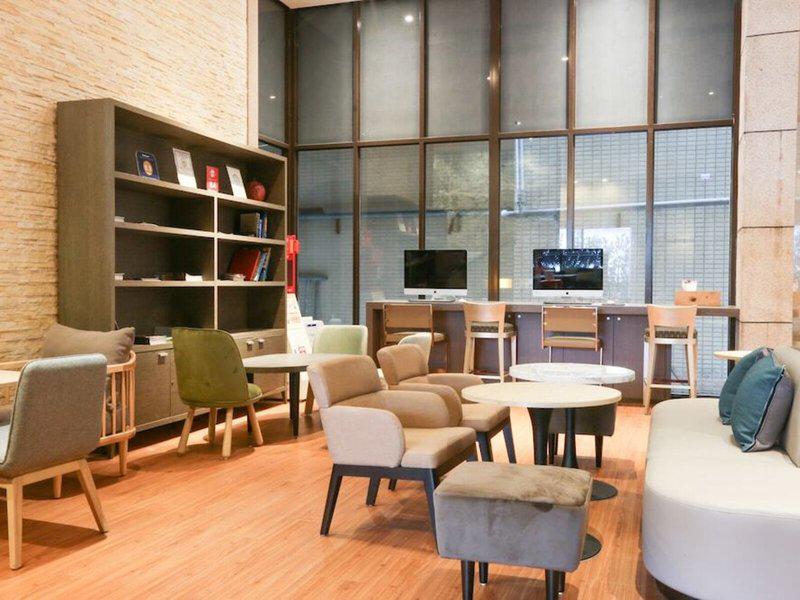 B0E2A6893B9F93BAB79B84952E151B9F