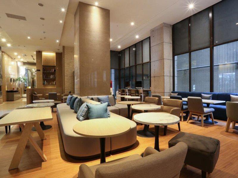 B2829DE2490E97AC7A69133A590068A0