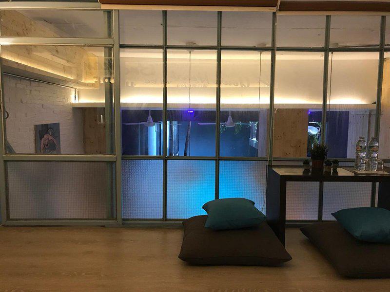 CE5FADE9434957CC92F9F6460BE08A03