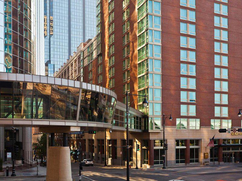 B2FB428D895CADD20E5D28801113E1EE