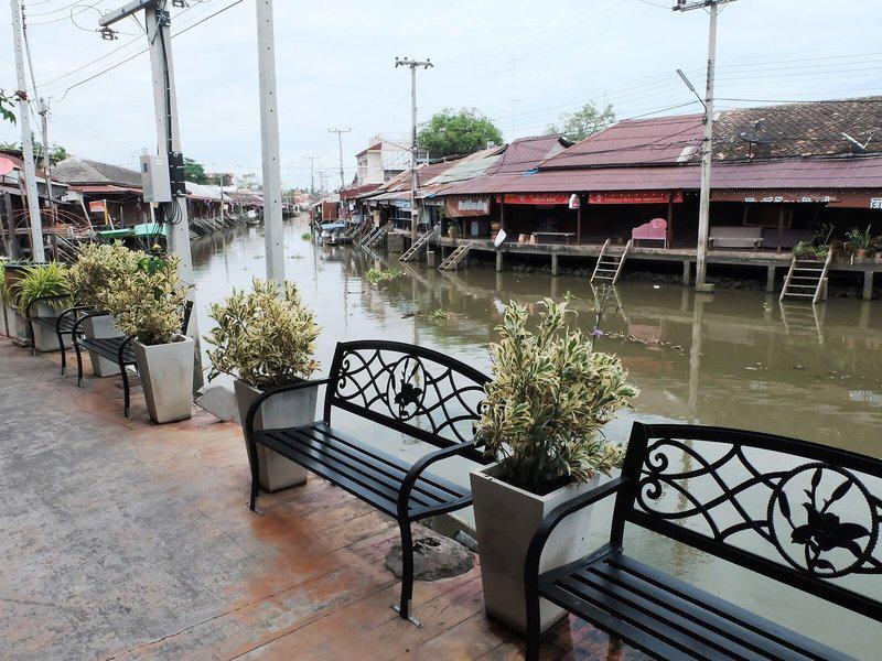 F9196B79AB189A2F60F17B9E58A06439