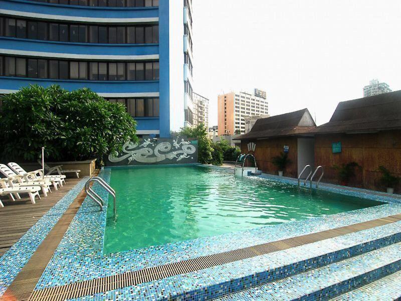 310AD6CF25F6CD42930F30DB36BCB312