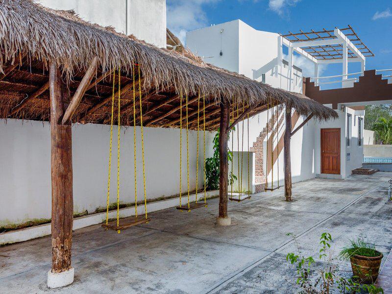 2B4FFEEBCA71C4B5FB8F96C66D8E4336