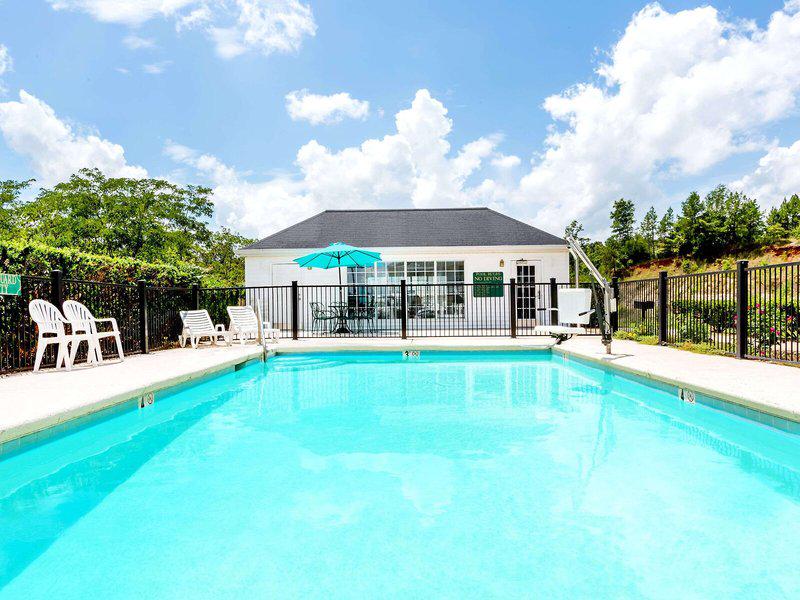 8F012C49AC398F15F1CEED5AE7E2BF39