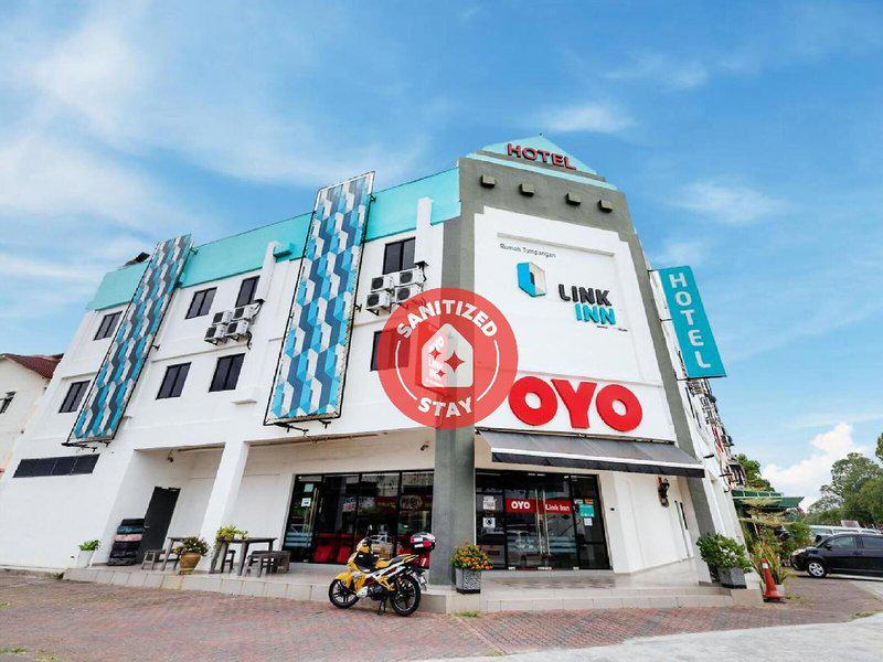 CF26E3D09BB73A9077C9ADF12FC74BA7