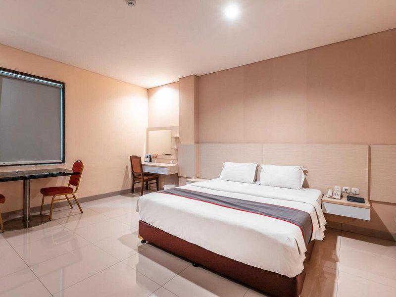 C924FA49646694BD693116B2C4751BEE