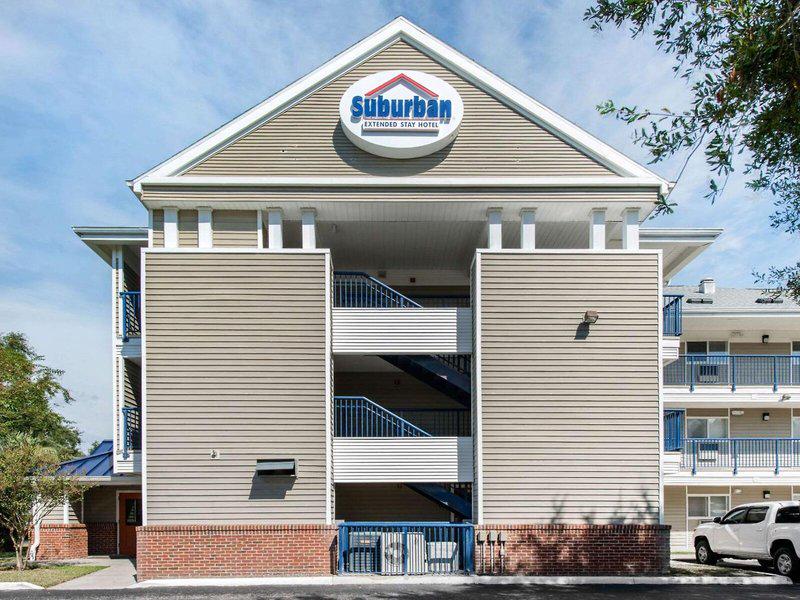 2D0AFF45E370446A1F6D0535F65A791B