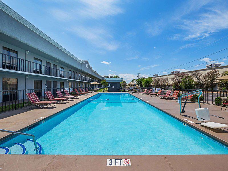 EB5BD760EC734E7043BDB80E36F4BC91