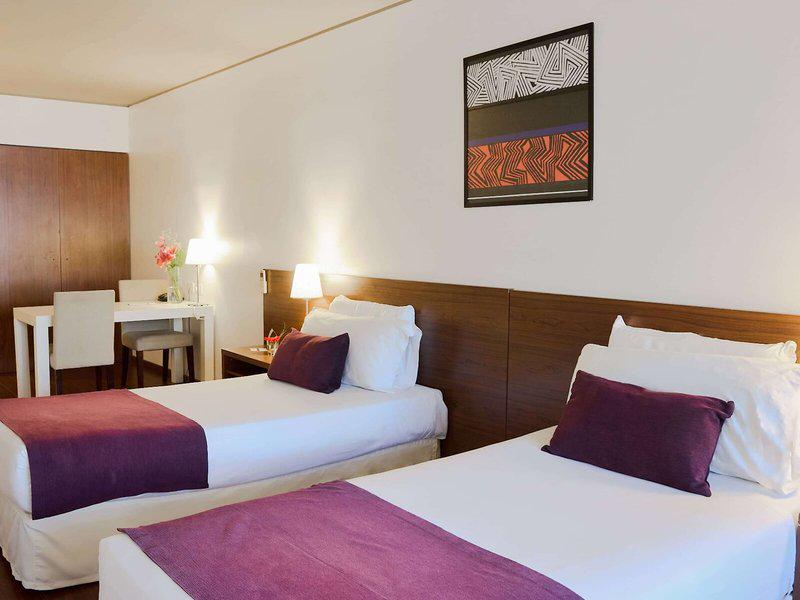 8B23DCB22F9A25BB15F255B73C165611