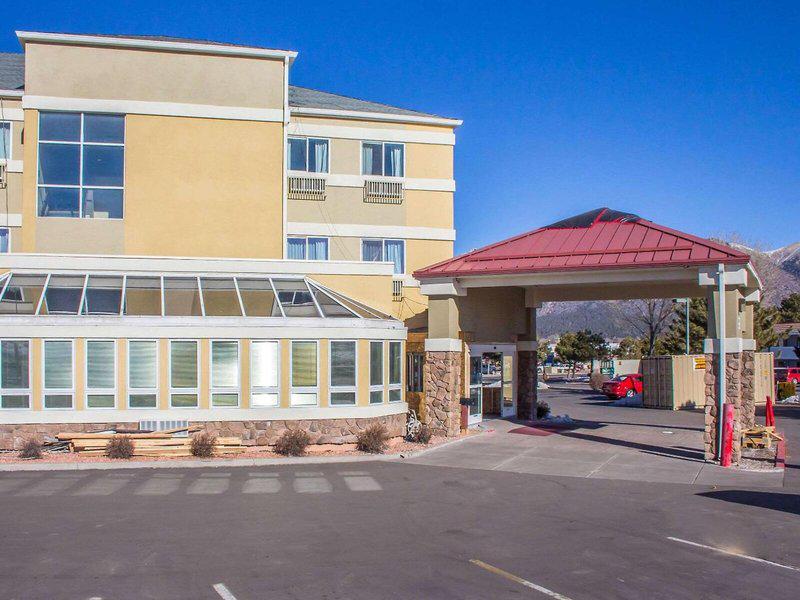 6187B8F4A3F49DDE65E8A7570C6E969B