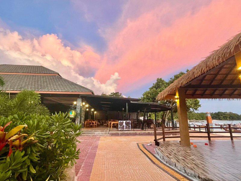 28069F1064FB0A080DF27D4DB7FC241E