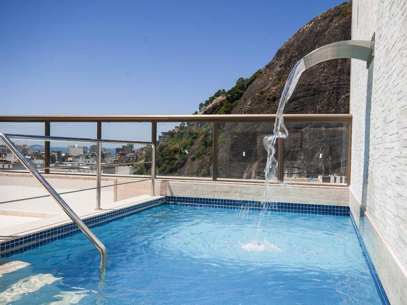 7722DE578F25443050E45E06E5F4B235