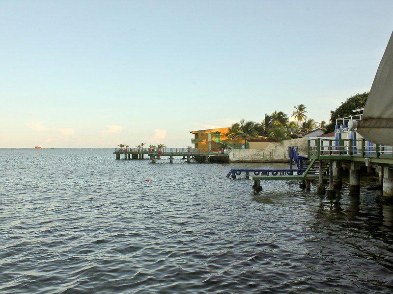 76D7D8B63F43AAF6D8CD8CB634215ABD