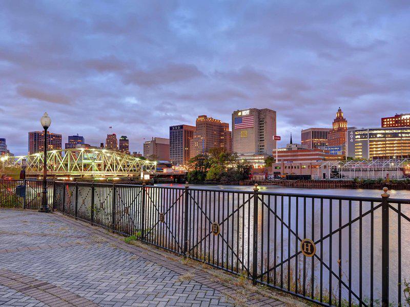 EE9E536368853B7B24952879AD933066