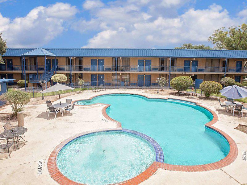 977824D7AAF53FFED10826E664C2AF41