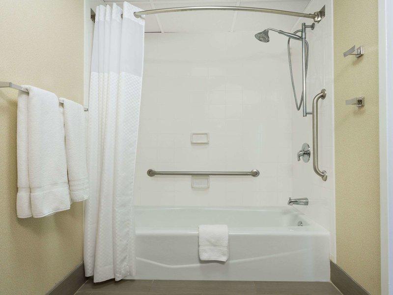 6B070CFF6D324A478F2AA58787028A55