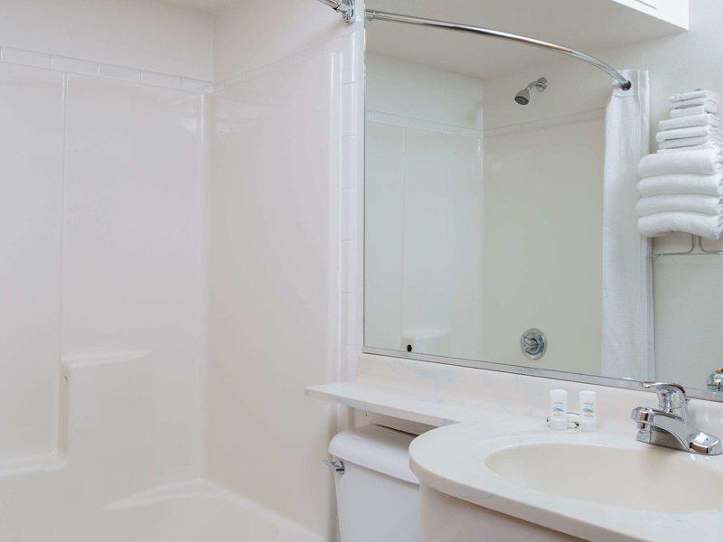 230D28CB037124AE364F2C6584A852C6